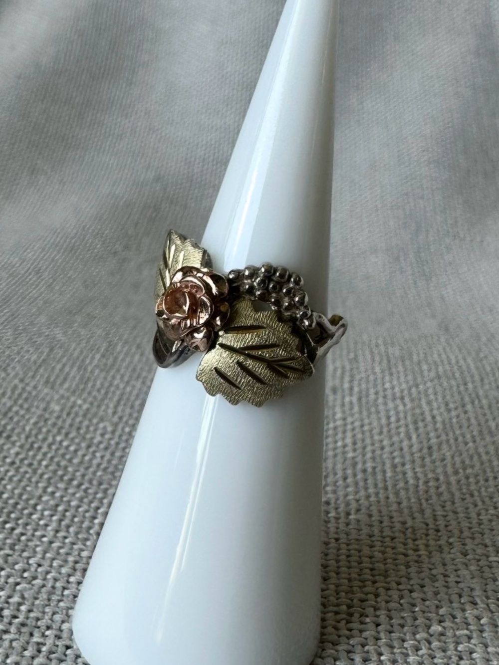 Black Hills Gold Sterling Silver Rose Gold Flower Grape 2 Leaf Ring Vintage